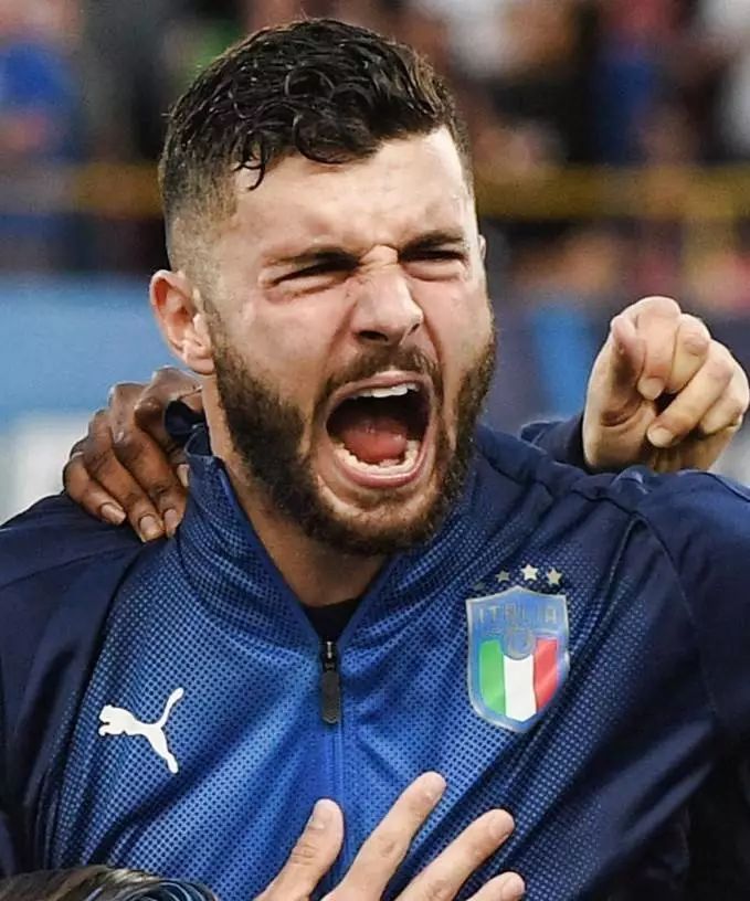 队敲响了警 队敲响了警