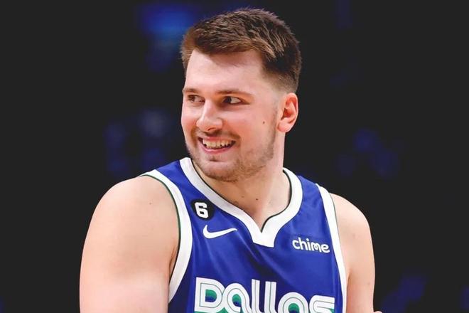 得更加胶着 得更加胶着