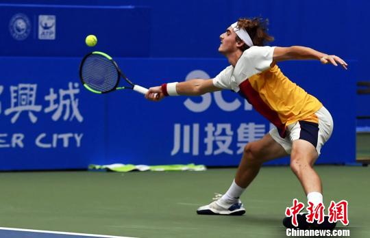 年仅20岁 年仅20岁